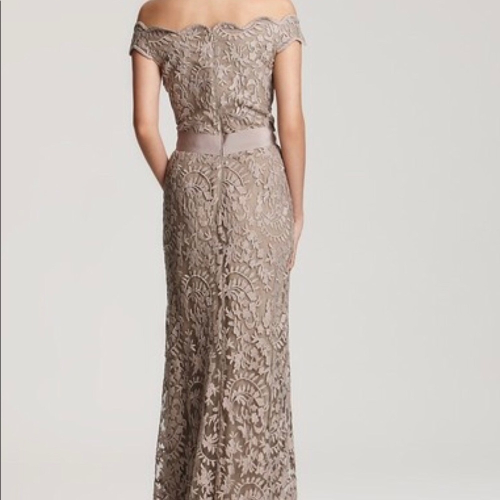 Tadashi Shoji NWT embroidered lace gown sz 12